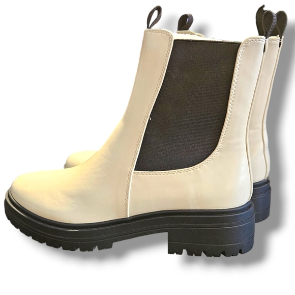 Pull on chelsea boots - Picture 6 of 7